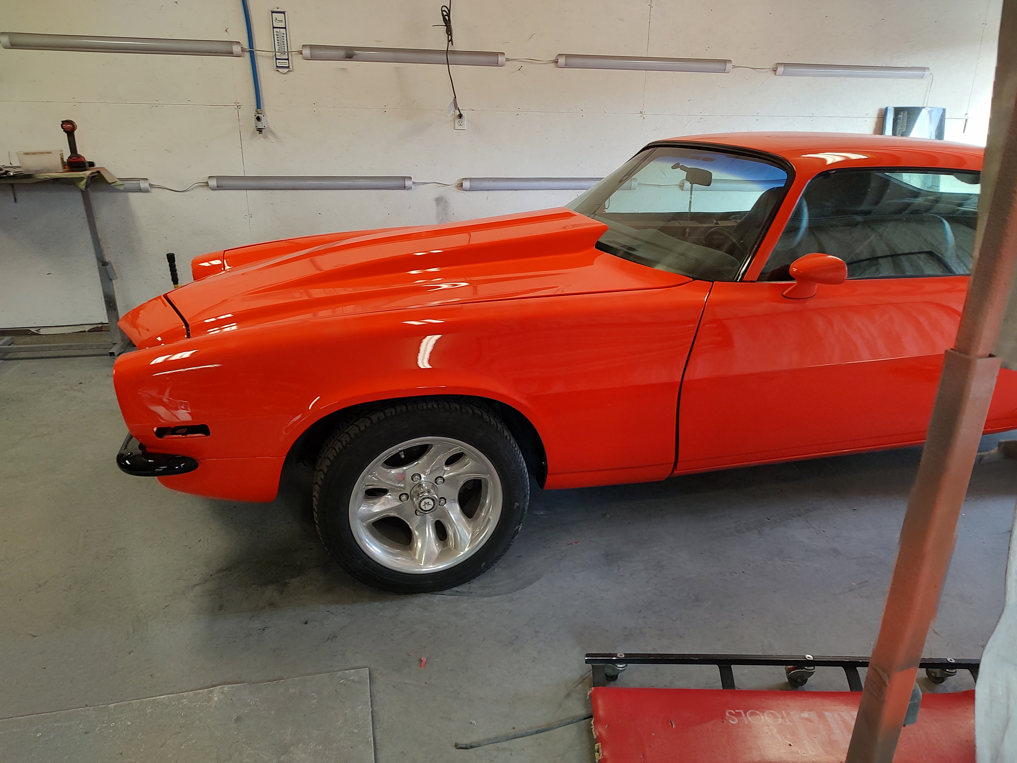 Fresh orange — side profile